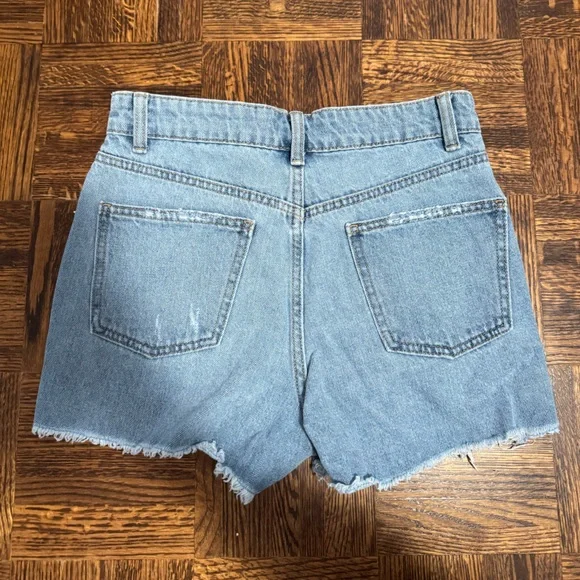 URBAN PLANET JEAN SHORTS MOM STYLE SIZE 03 LIGHT WASH WITH RIPS - Picture 6 of 6
